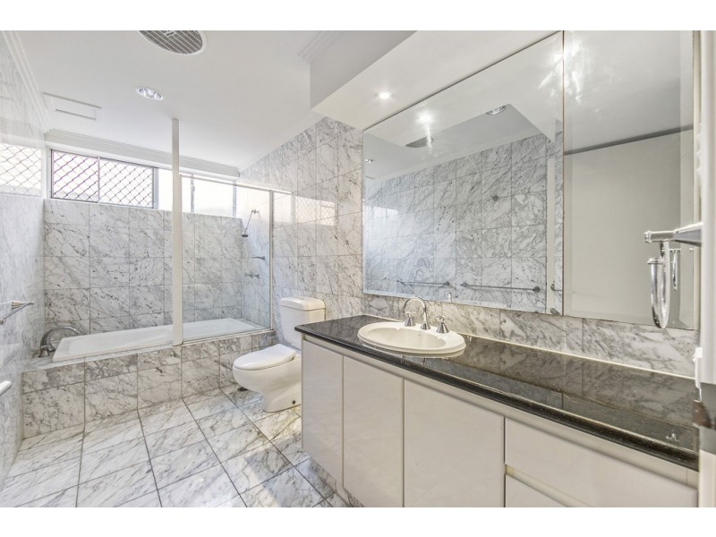 121 Margate Parade, Margate QLD 4019