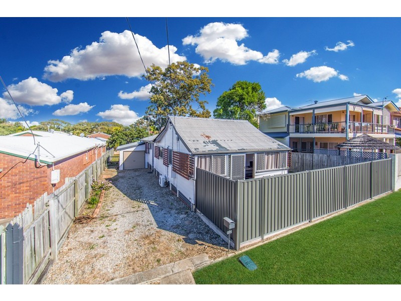 37 Shields St, Redcliffe QLD 4020