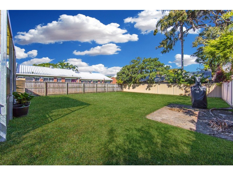 37 Shields St, Redcliffe QLD 4020