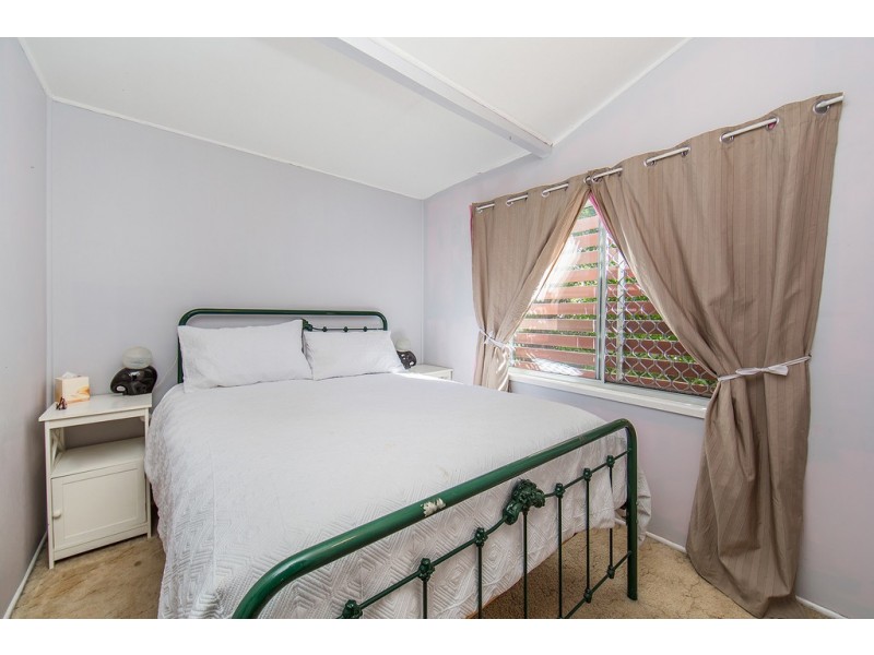 37 Shields St, Redcliffe QLD 4020