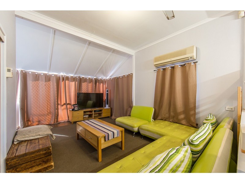 37 Shields St, Redcliffe QLD 4020