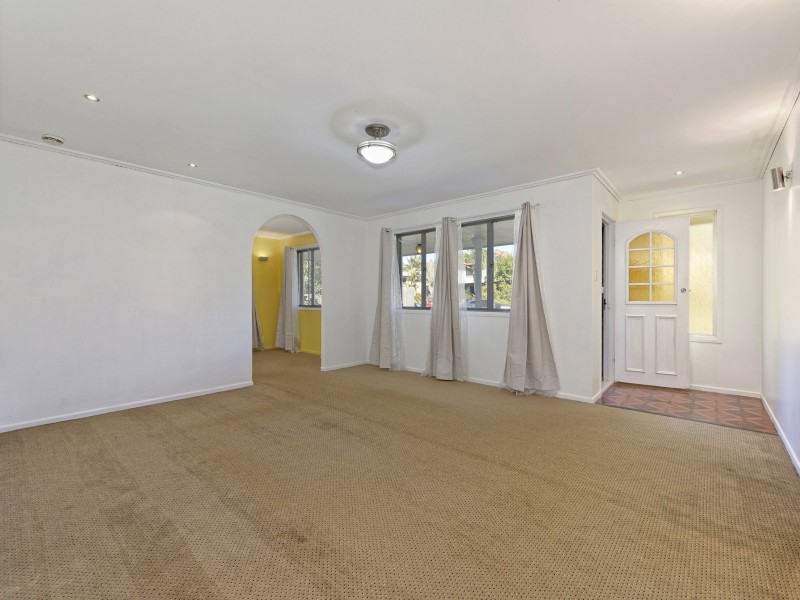 4 Waratah Drive, Clontarf QLD 4019