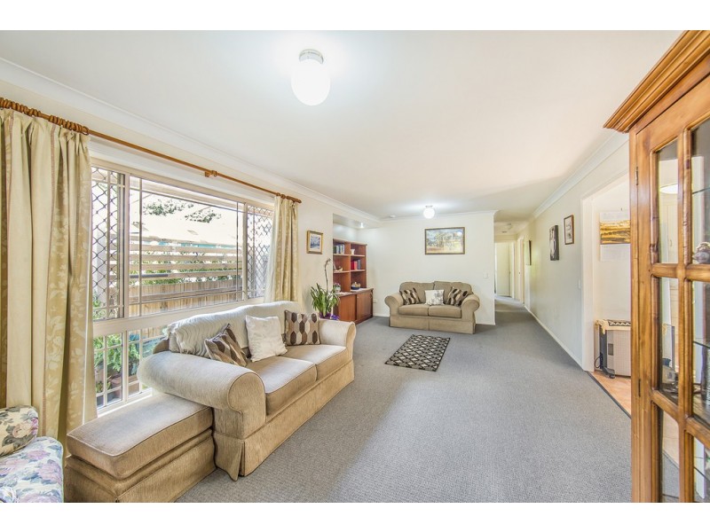 15a Frank St, Scarborough QLD 4020