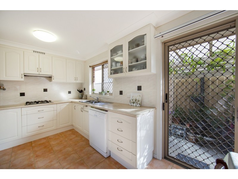 15a Frank St, Scarborough QLD 4020