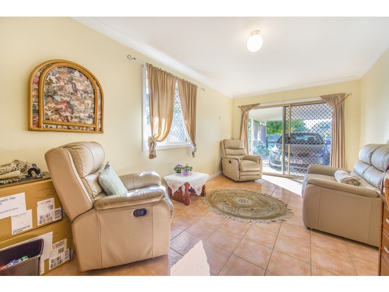 15a Frank St, Scarborough QLD 4020