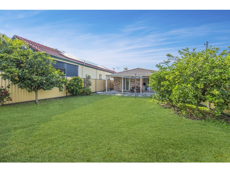 15a Frank St, Scarborough QLD 4020