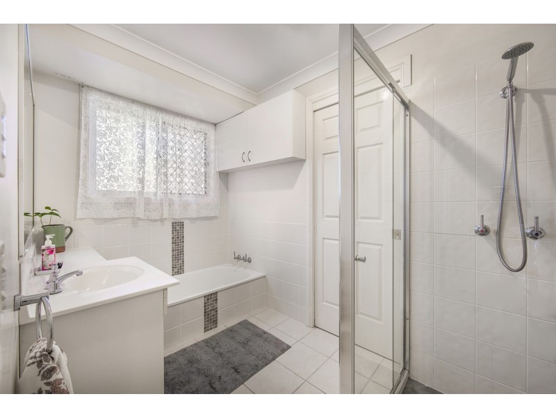 15a Frank St, Scarborough QLD 4020