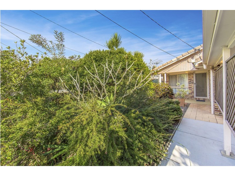 15a Frank St, Scarborough QLD 4020