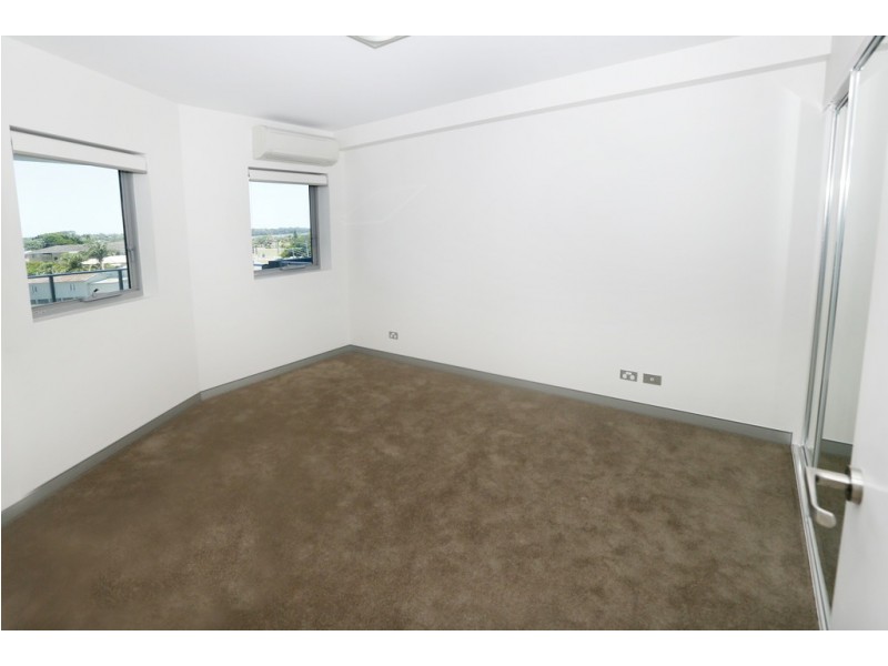 18/80 Hornibrook  Esplanade, Clontarf QLD 4019