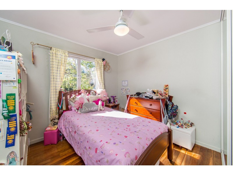 28 Cromarty St, Kenmore QLD 4069
