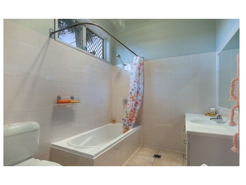 28 Cromarty St, Kenmore QLD 4069