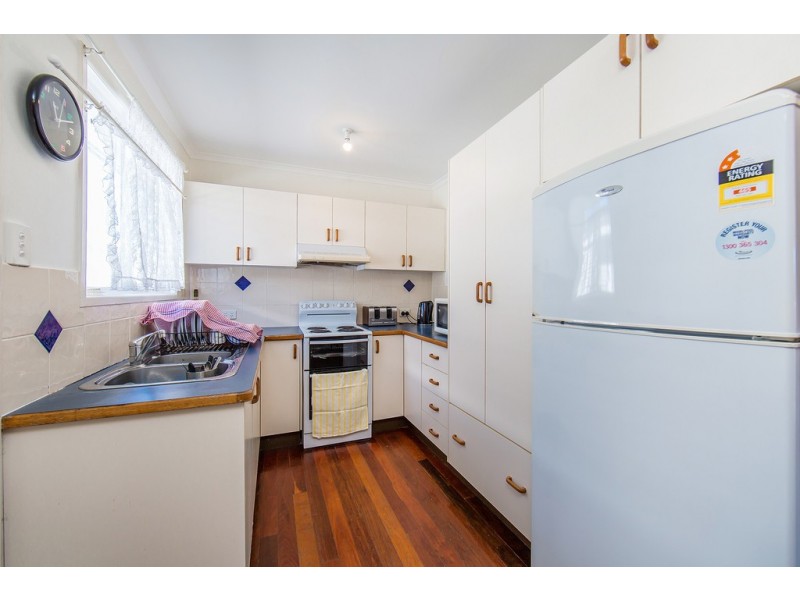 19 Ettie St, Redcliffe QLD 4020