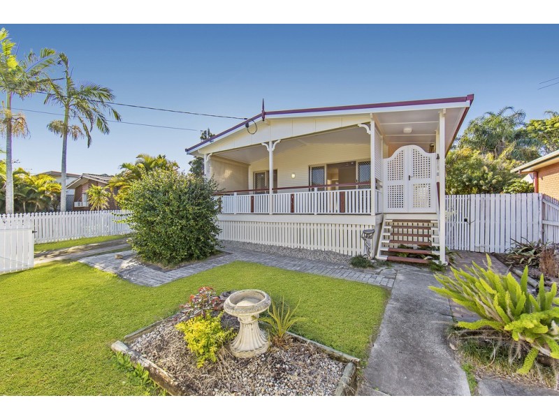 8 Crawford St, Redcliffe QLD 4020