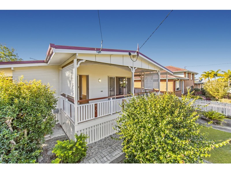 8 Crawford St, Redcliffe QLD 4020