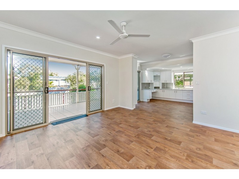 8 Crawford St, Redcliffe QLD 4020