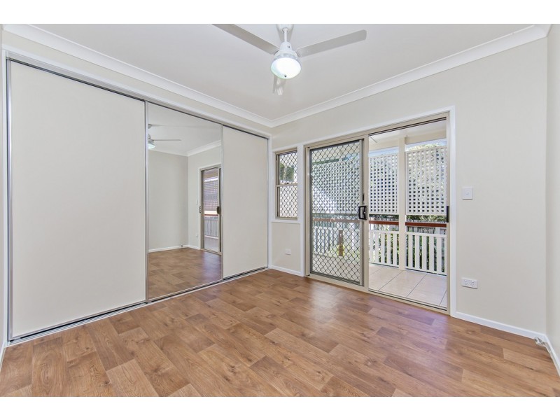 8 Crawford St, Redcliffe QLD 4020