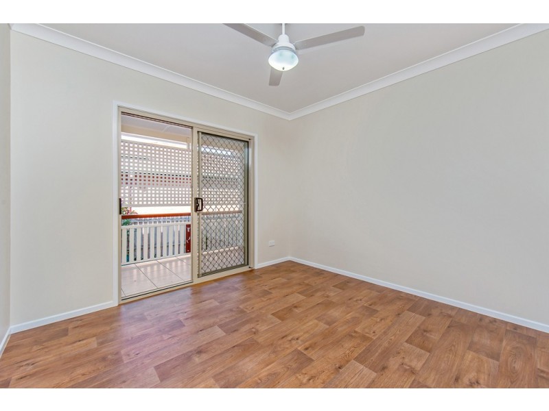 8 Crawford St, Redcliffe QLD 4020