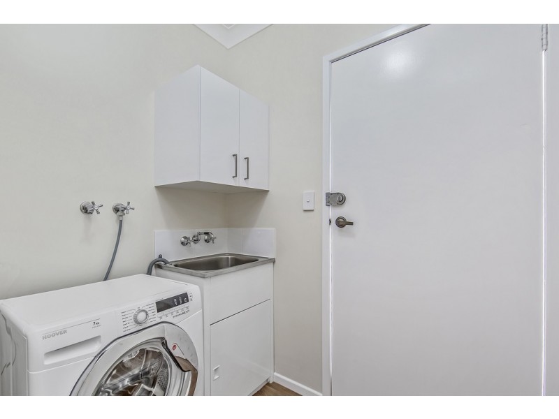 8 Crawford St, Redcliffe QLD 4020
