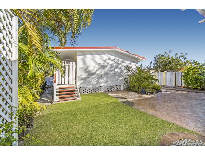 8 Crawford St, Redcliffe QLD 4020