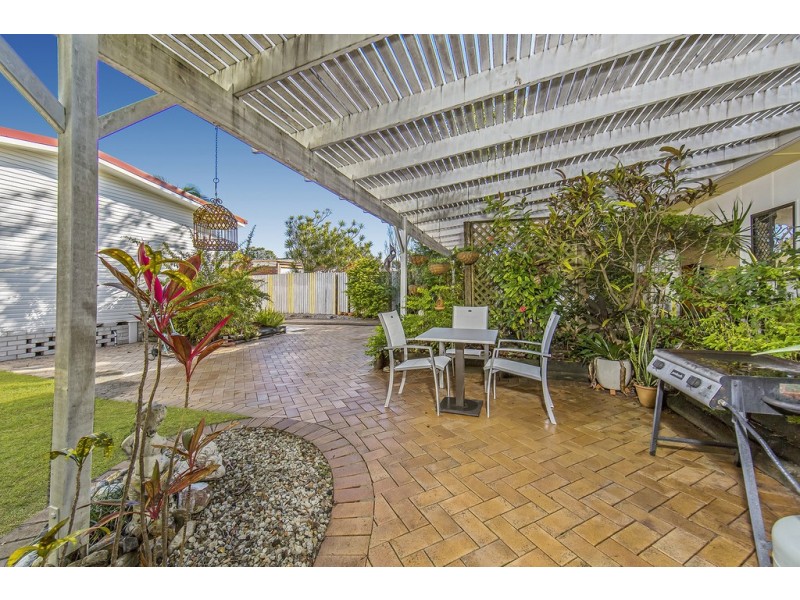 8 Crawford St, Redcliffe QLD 4020