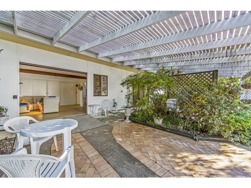 8 Crawford St, Redcliffe QLD 4020