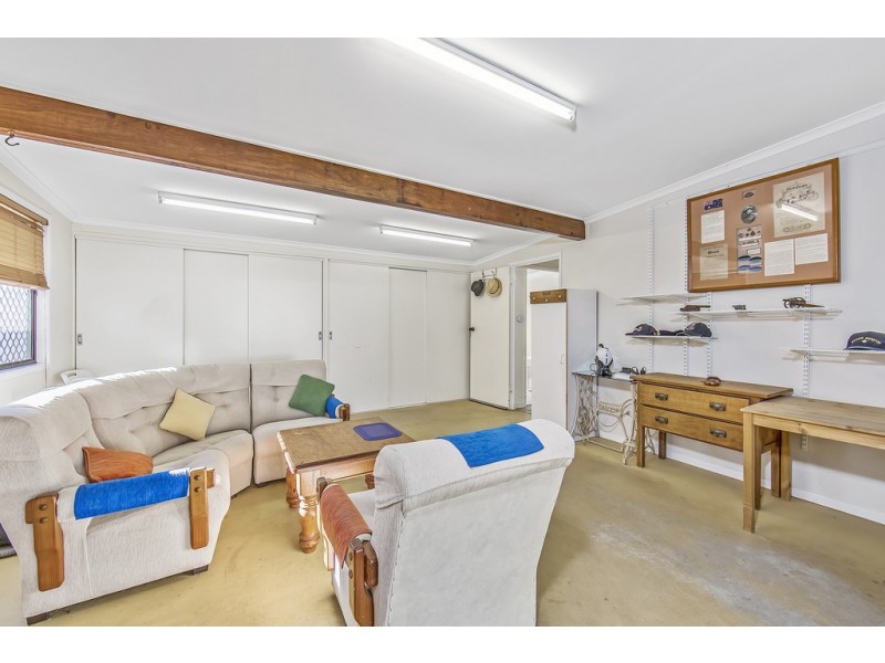 8 Crawford St, Redcliffe QLD 4020