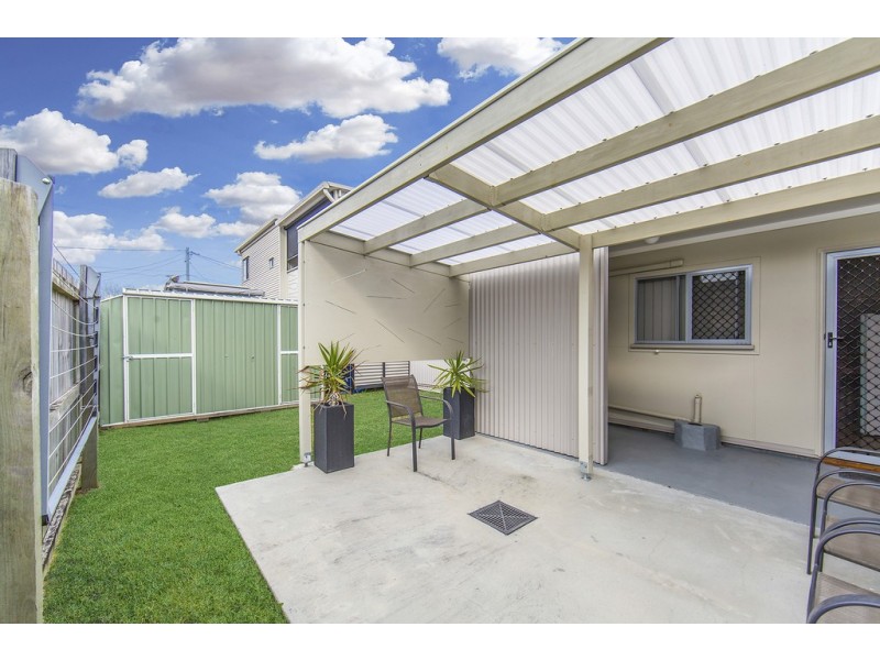 2/15 View street, Woody Point QLD 4019