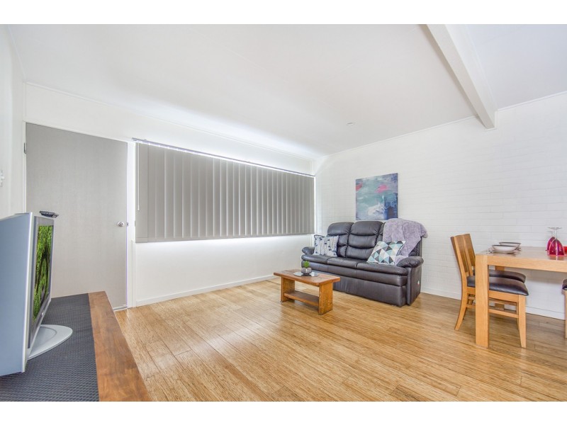 2/15 View street, Woody Point QLD 4019