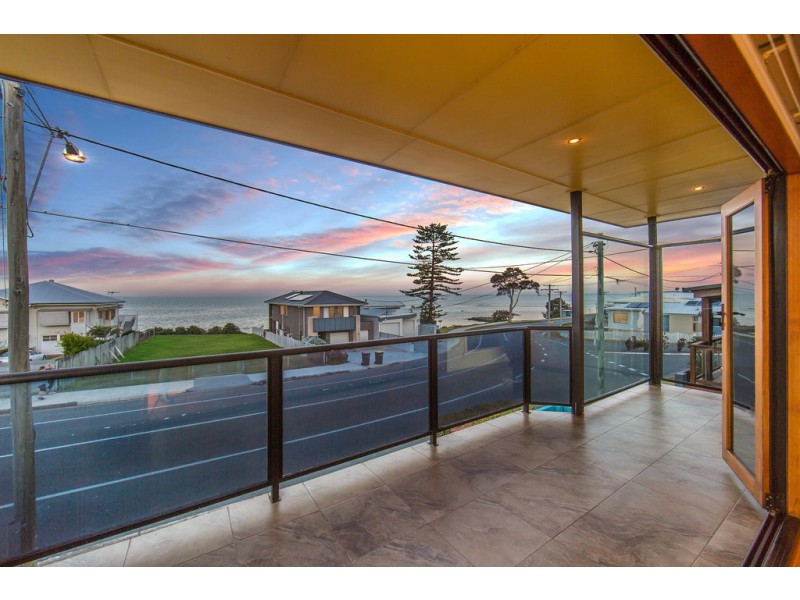 5 Whytecliffe Pde, Woody Point QLD 4019