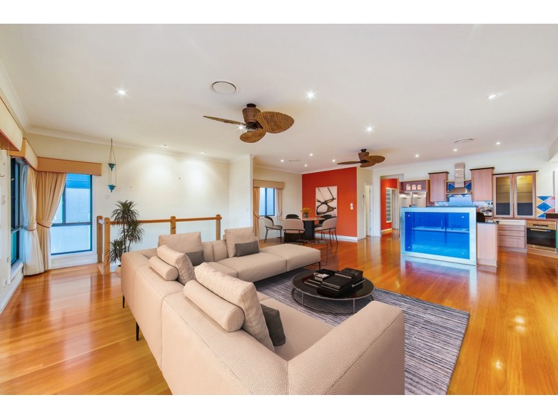 5 Whytecliffe Pde, Woody Point QLD 4019