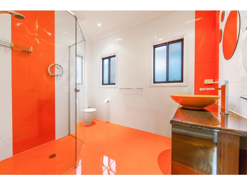 5 Whytecliffe Pde, Woody Point QLD 4019