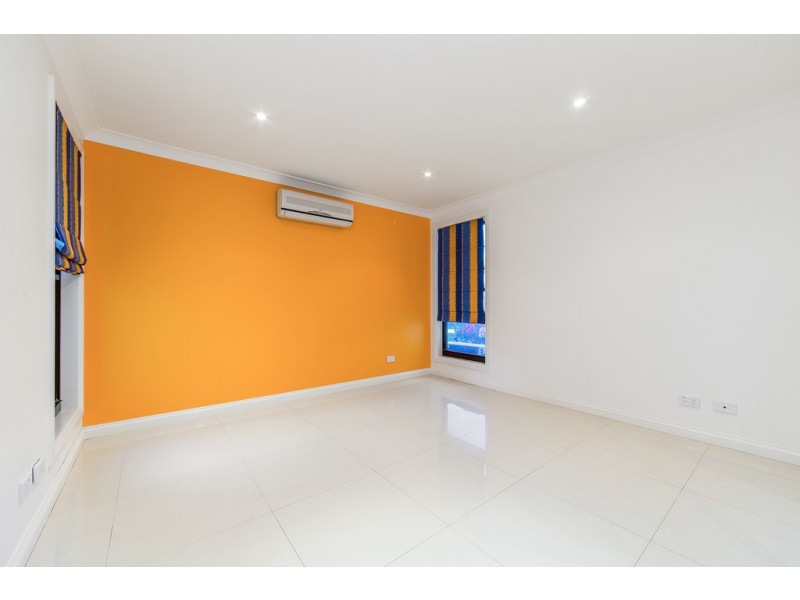 5 Whytecliffe Pde, Woody Point QLD 4019