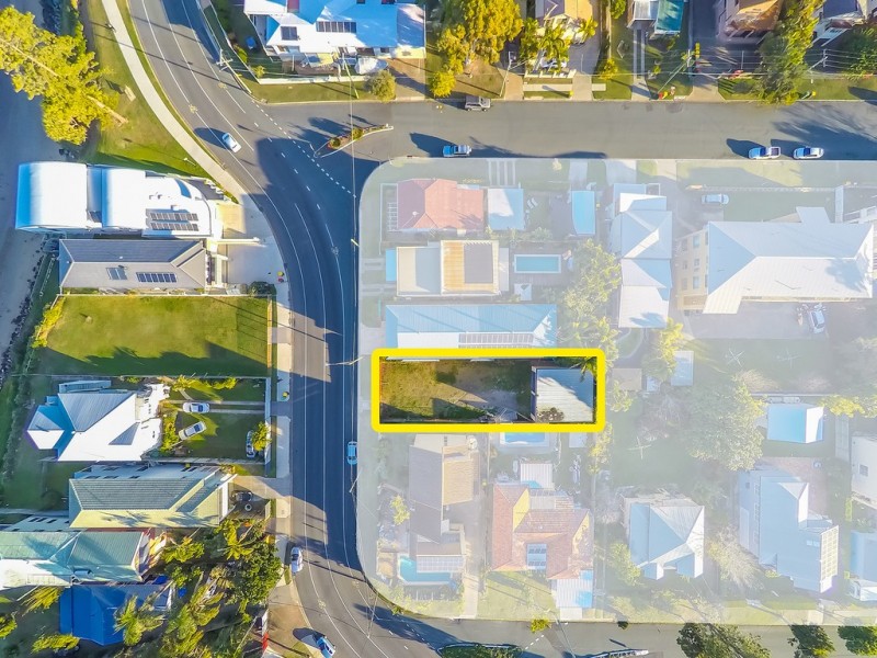 7 Whytecliffe Pde, Woody Point QLD 4019
