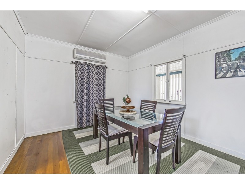 28 Centaur St, Redcliffe QLD 4020