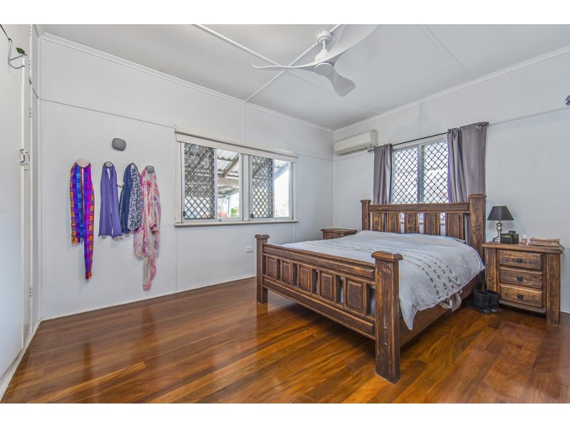 28 Centaur St, Redcliffe QLD 4020