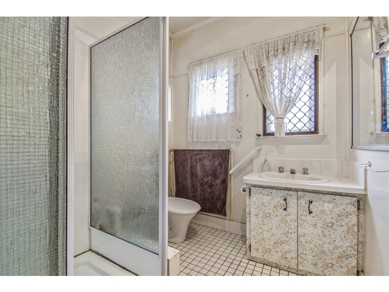 28 Centaur St, Redcliffe QLD 4020