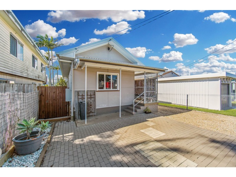 52 Turner St, Scarborough QLD 4020