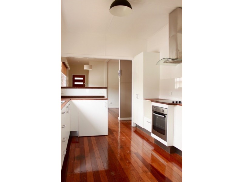 52 Turner St, Scarborough QLD 4020