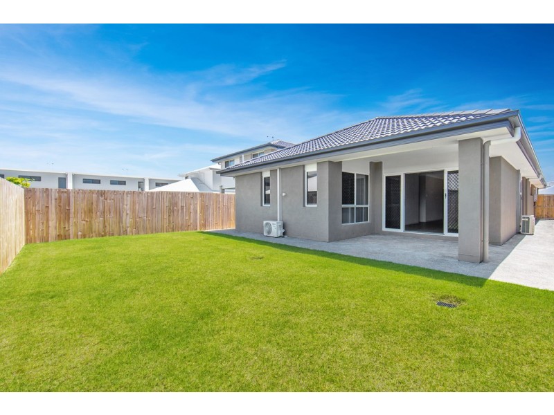 27 Comanche, Newport QLD 4020