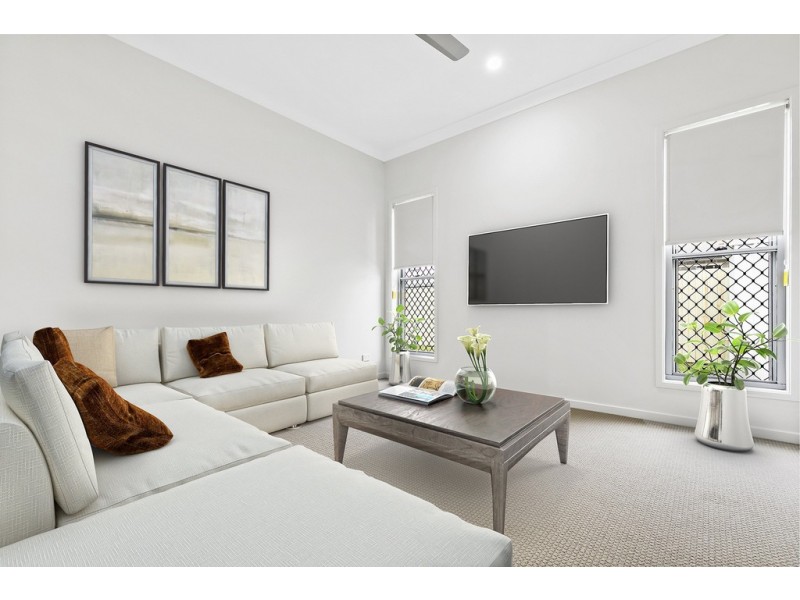 7 Voyage Street, Newport QLD 4020