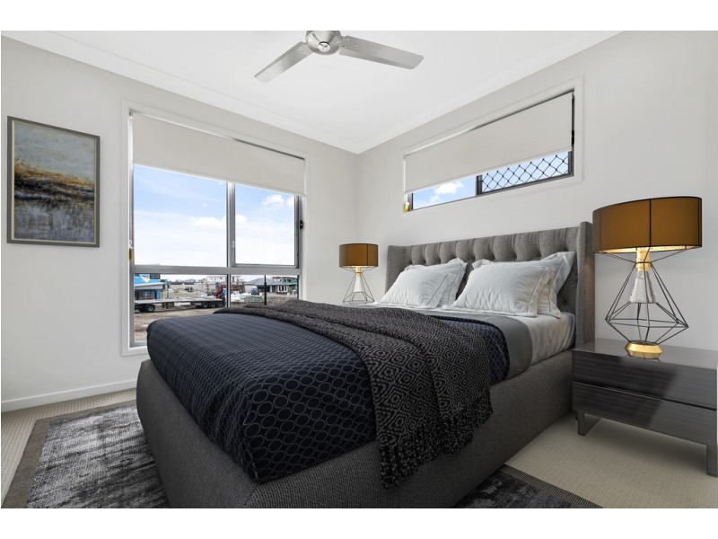 7 Voyage Street, Newport QLD 4020