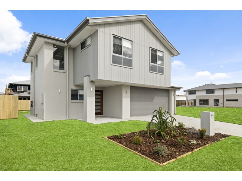 7 Voyage Street, Newport QLD 4020