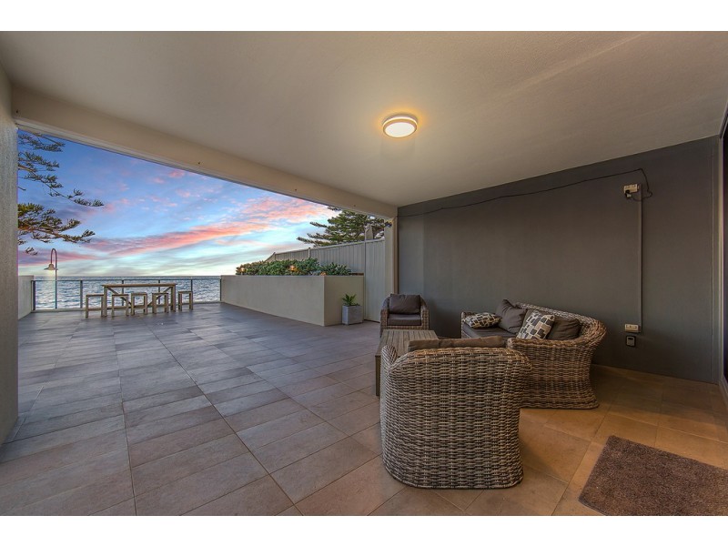 1/24 Prince Edward Parade, Redcliffe QLD 4020