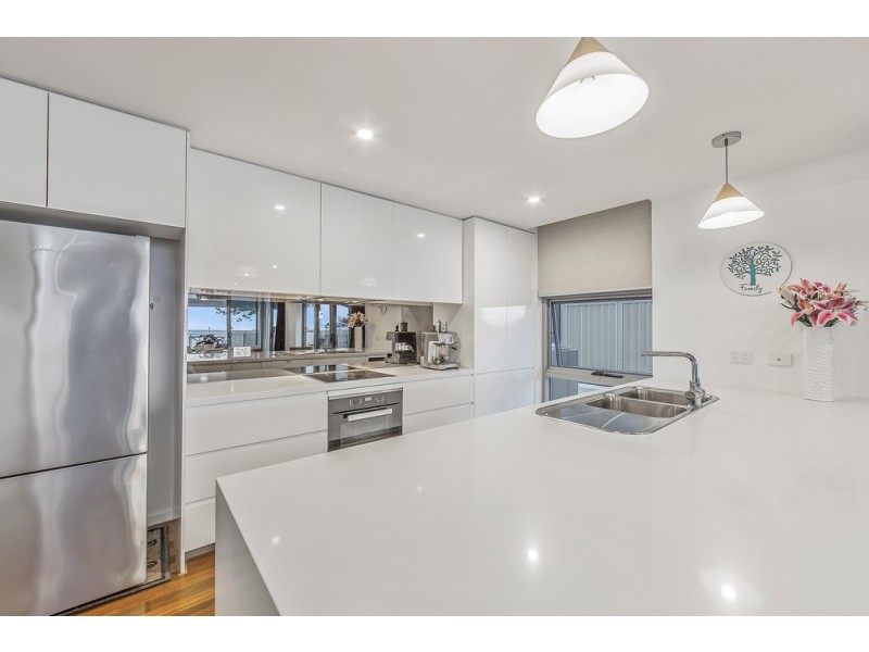 1/24 Prince Edward Parade, Redcliffe QLD 4020