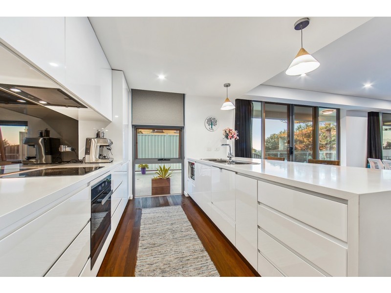 1/24 Prince Edward Parade, Redcliffe QLD 4020