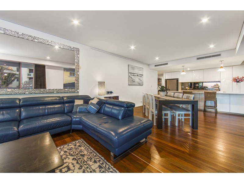 1/24 Prince Edward Parade, Redcliffe QLD 4020