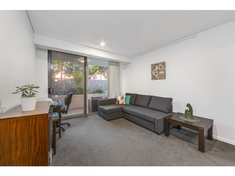 1/24 Prince Edward Parade, Redcliffe QLD 4020