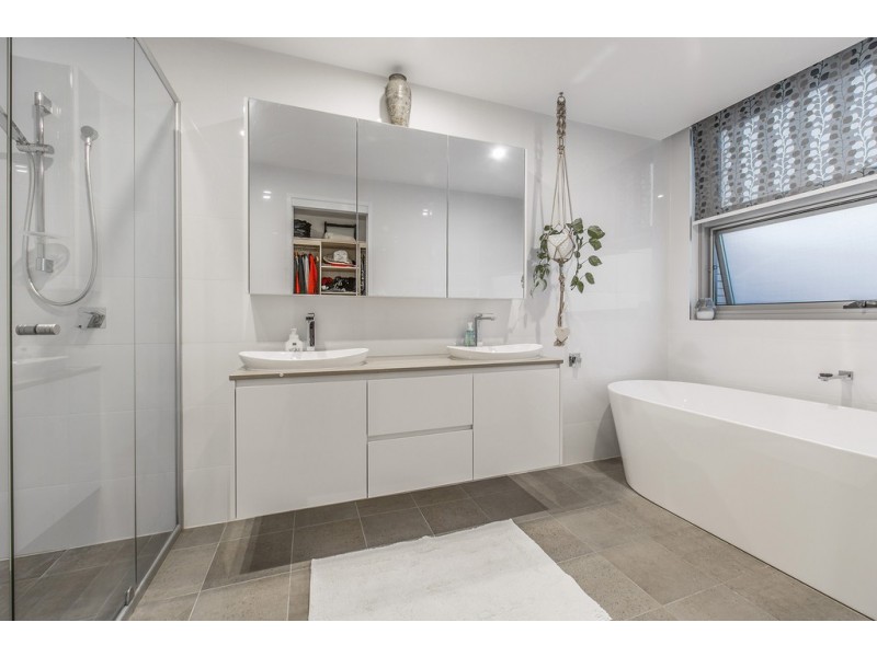 1/24 Prince Edward Parade, Redcliffe QLD 4020