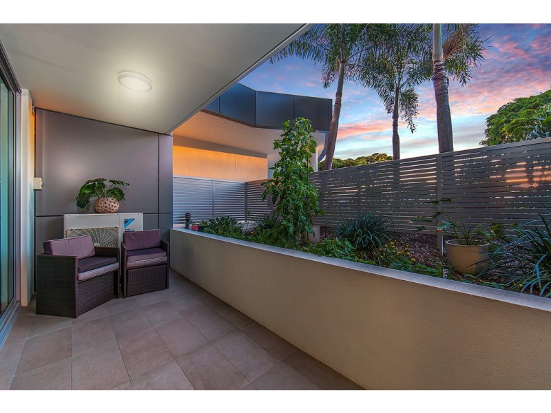 1/24 Prince Edward Parade, Redcliffe QLD 4020