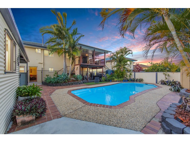 17 Alkooie Avenue, Clontarf QLD 4019